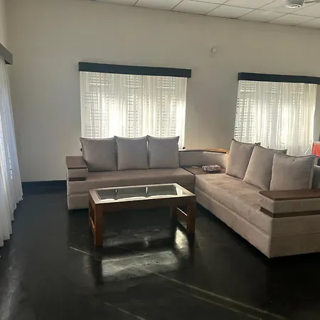Negombo - Entire House - Sleeps 7 - Close To The Airport Exterior photo