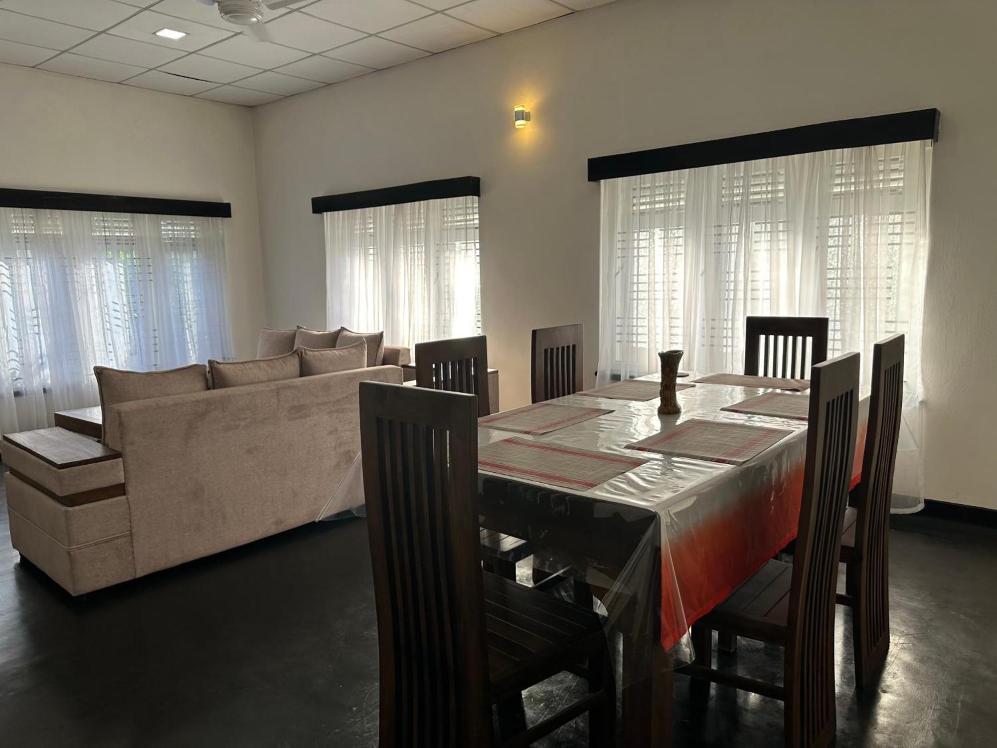 - Entire House - Sleeps 7 - Close To The Airport Holiday home Negombo